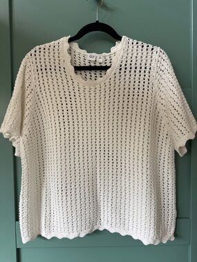 GAP White Open-Weave Short Sleeve Knit Top